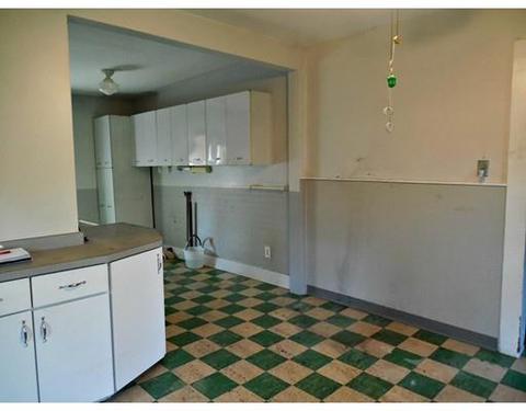 20 Monroe St, Ware, MA 01082 photo 7