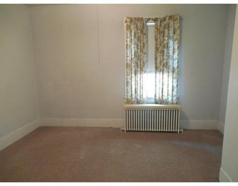 20 Monroe St, Ware, MA 01082 photo 9