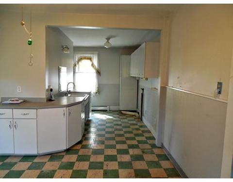 20 Monroe St, Ware, MA 01082 photo 5