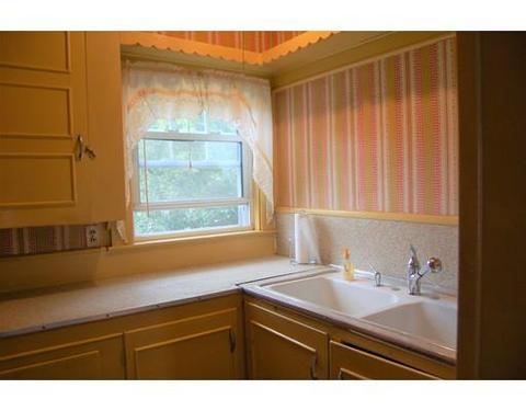 14 Gardner St, Beverly, MA 01915 photo 3