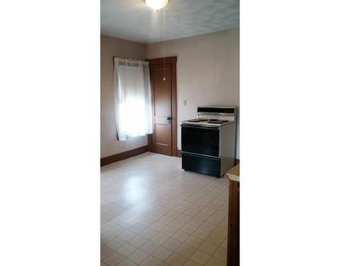 19 Mellen St, Chicopee, MA 01013 photo 15