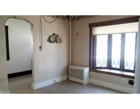 19 Mellen St, Chicopee, MA 01013 photo 10