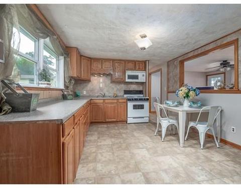 71 Treetop Ave, Springfield, MA 01118 photo 11