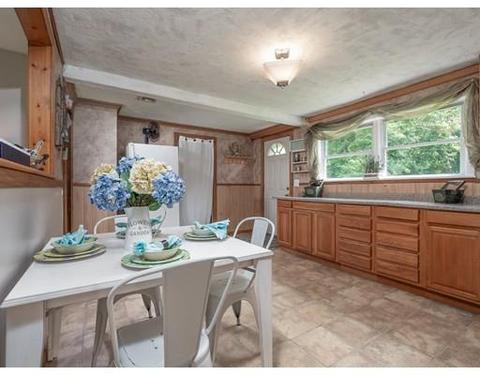71 Treetop Ave, Springfield, MA 01118 photo 8