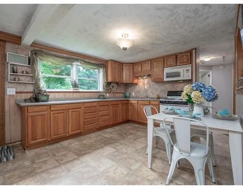 71 Treetop Ave, Springfield, MA 01118 photo 10