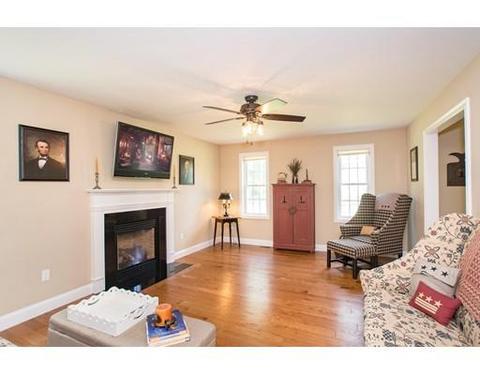153 Maple St, Douglas, MA 01516 photo 4