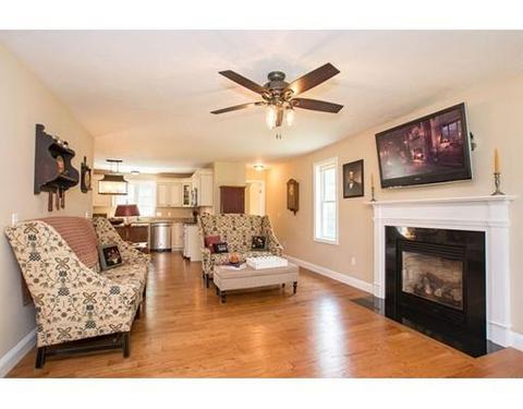 153 Maple St, Douglas, MA 01516 photo 6
