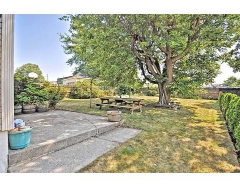 281 Center St, Fall River, MA 02724 photo 3
