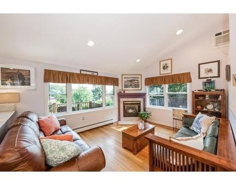 7 Rose Ln, Gloucester, MA 01930 photo 5