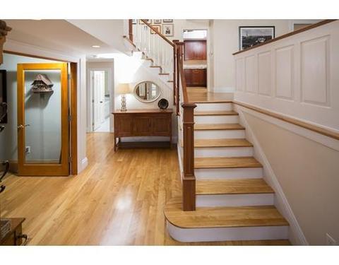 9 Camelot Dr, Hingham, MA 02043 photo 3