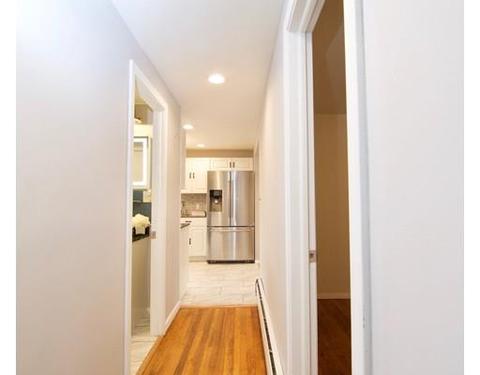 55 Mooreland St, Springfield, MA 01104 photo 8