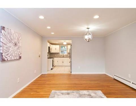 55 Mooreland St, Springfield, MA 01104 photo 9