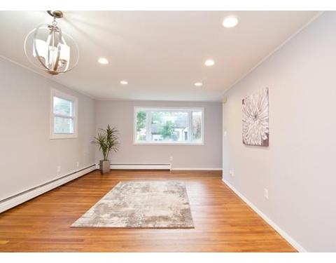 55 Mooreland St, Springfield, MA 01104 photo 11