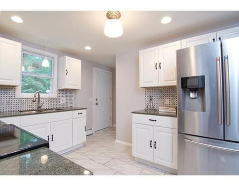 55 Mooreland St, Springfield, MA 01104 photo 1