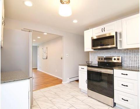 55 Mooreland St, Springfield, MA 01104 photo 7