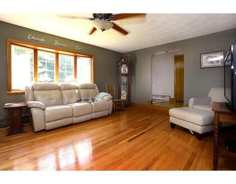 55 Wiley St, Wakefield, MA 01880 photo 3