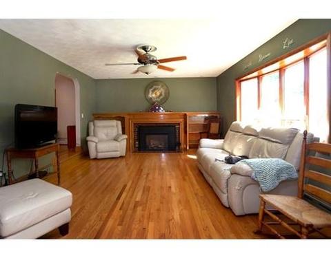 55 Wiley St, Wakefield, MA 01880 photo 2