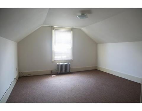 76 Pine St, Chicopee, MA 01020 photo 24