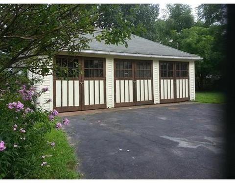 76 Pine St, Chicopee, MA 01020 photo 4