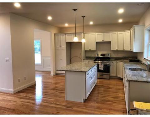 4 Summers Cir, Upton, MA 01568 photo 3