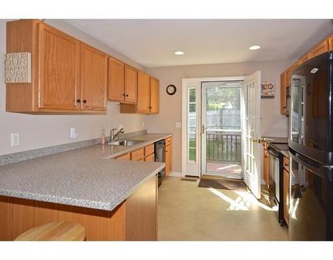 17 Carleton St #17, Wareham, MA 02571 photo 4