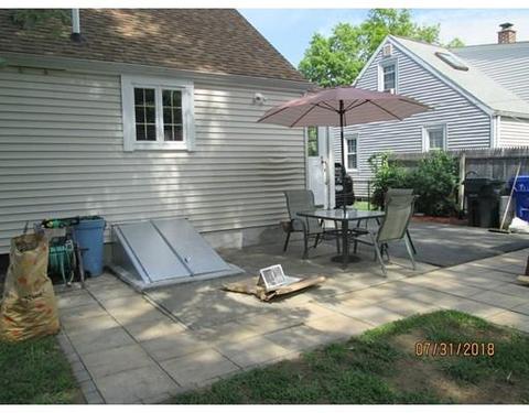 284 Prentice St, Springfield, MA 01104 photo 3