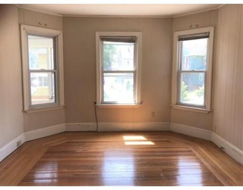 16 Sachem St, Springfield, MA 01108 photo 5
