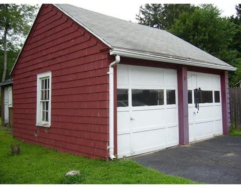 1598 Plumtree Rd, Springfield, MA 01119 photo 3
