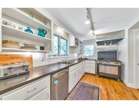 253 Trafton Rd, Springfield, MA 01108 photo 9