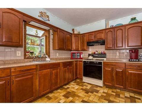 29 Manitou Rd, Canton, MA 02021 photo 2