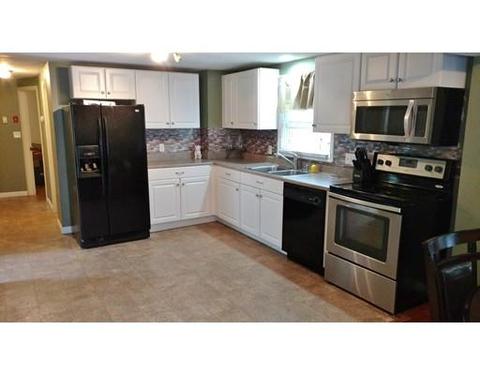 76 Gardens Dr, Springfield, MA 01119 photo 4