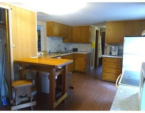 121 Bourne St, Palmer, MA 01080 photo 2