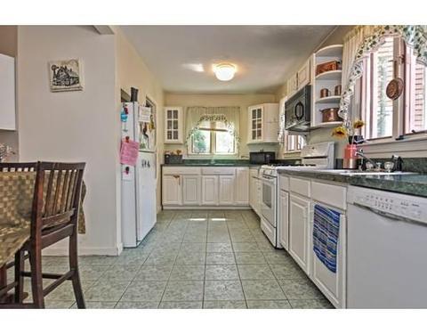 14 E Main St, Middleboro, MA 02346 photo 5