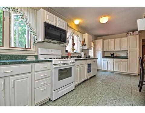 14 E Main St, Middleboro, MA 02346 photo 3