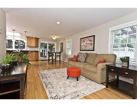 158 Howard St, Reading, MA 01867 photo 5