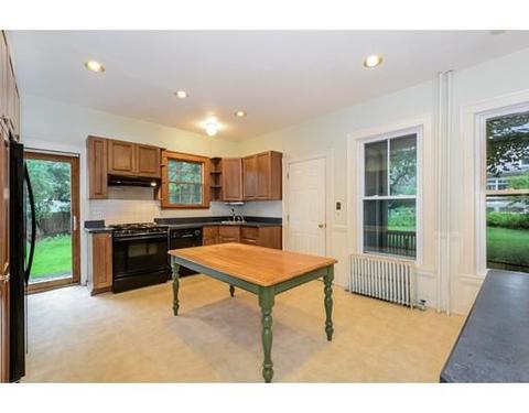 5 Germain St, Worcester, MA 01602 photo 5