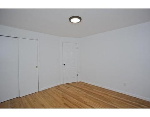 18 Briggs St, Springfield, MA 01151 photo 6