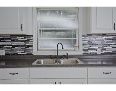 18 Briggs St, Springfield, MA 01151 photo 3