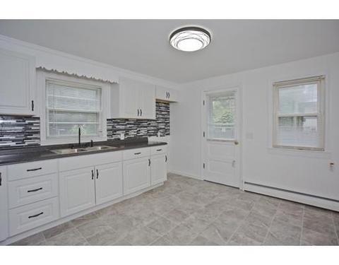 18 Briggs St, Springfield, MA 01151 photo 13