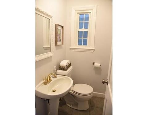 136 Oregon St, Springfield, MA 01118 photo 10