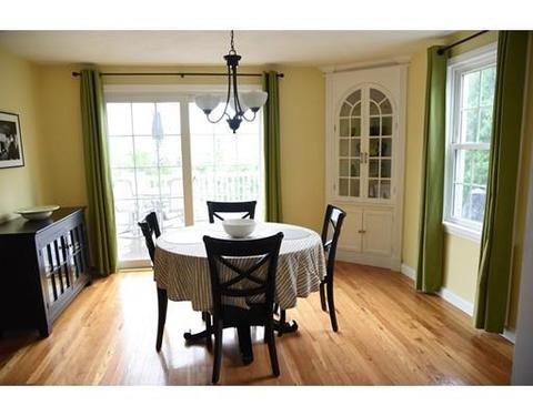 136 Oregon St, Springfield, MA 01118 photo 6