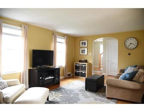 136 Oregon St, Springfield, MA 01118 photo 3