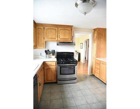 136 Oregon St, Springfield, MA 01118 photo 7