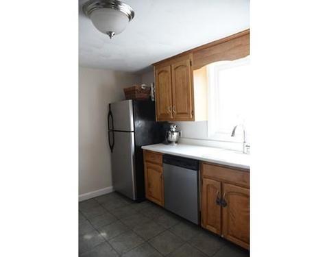 136 Oregon St, Springfield, MA 01118 photo 9