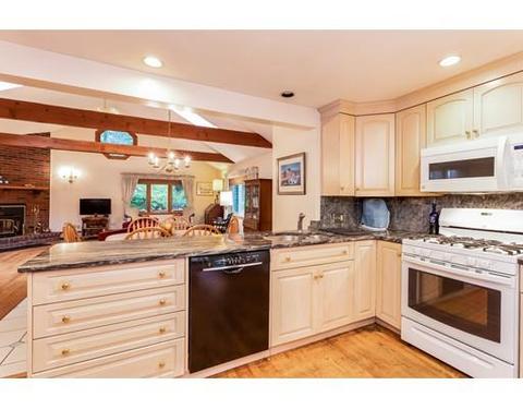 5 Smith Cir, Dedham, MA 02026 photo 4