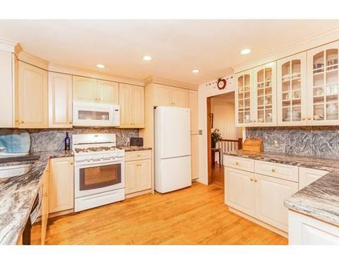5 Smith Cir, Dedham, MA 02026 photo 5