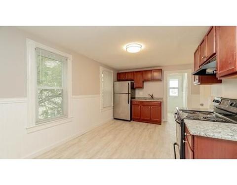 556 Springfield St, Chicopee, MA 01013 photo 3