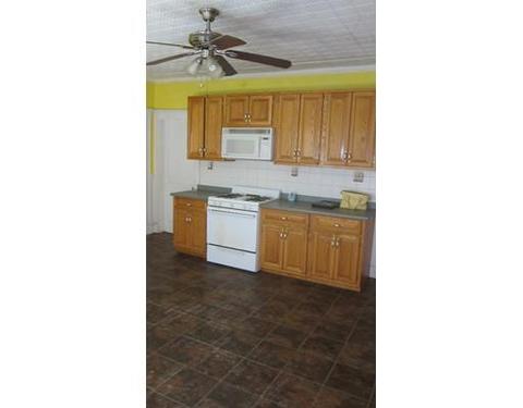 8 Everett St, Lawrence, MA 01843 photo 9