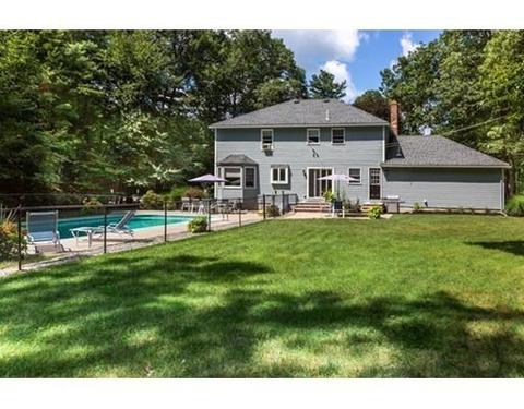 4 Maple Tree Ln, Franklin, MA 02038 photo 2