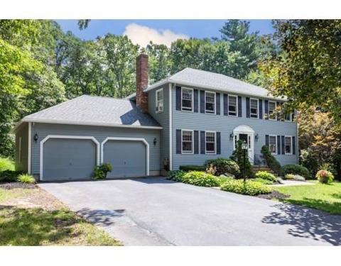 4 Maple Tree Ln, Franklin, MA 02038 photo 1